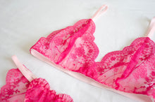 Load image into Gallery viewer, Limited Edition: Strawberry Lace Set