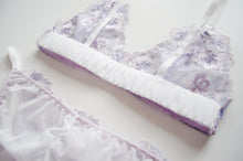 Load image into Gallery viewer, Wisteria Embroidered Set