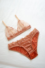 Load image into Gallery viewer, Amber Lace Set