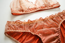 Load image into Gallery viewer, Amber Lace Set