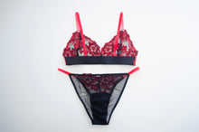 Load image into Gallery viewer, Crimson Lace Set
