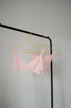 Load image into Gallery viewer, Petal Embroidered Lace Set