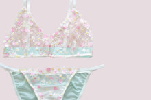 Load image into Gallery viewer, Straberry Mint Lace Bra