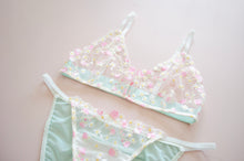 Load image into Gallery viewer, Straberry Mint Lace Bra