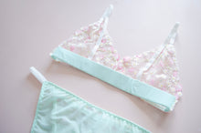 Load image into Gallery viewer, Straberry Mint Lace Bra