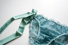Load image into Gallery viewer, Ocean Eyelash Lace Set