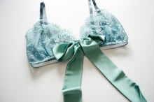 Load image into Gallery viewer, Ocean Eyelash Lace Set