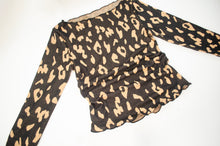 Load image into Gallery viewer, Leopard Long Sleeve Top