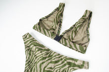 Load image into Gallery viewer, Clover Zebra Print Jersey Set