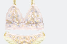 Load image into Gallery viewer, Fleur Stretch Lace Bralet