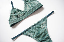 Load image into Gallery viewer, Evergreen Lace Set