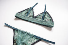 Load image into Gallery viewer, Evergreen Lace Set