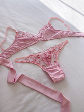 Load image into Gallery viewer, Sweetheart Satin Heart Set