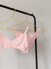 Load image into Gallery viewer, Petal Embroidered Lace Set