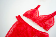Load image into Gallery viewer, Merry Lace Bralet