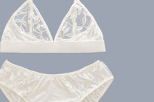 Load image into Gallery viewer, Snowdrop Bra