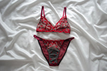 Load image into Gallery viewer, Cherry Embroidered Heart Set