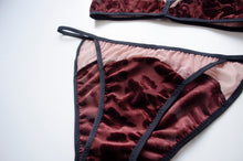 Load image into Gallery viewer, Crimson Set