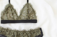 Load image into Gallery viewer, 'Drift' Khaki Eyelash Set