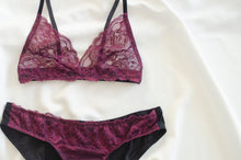 Load image into Gallery viewer, Winterberry Lace Set
