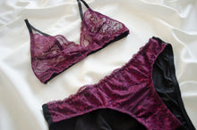 Load image into Gallery viewer, Winterberry Lace Set