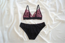 Load image into Gallery viewer, Winterberry Lace Set