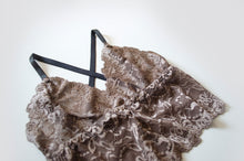 Load image into Gallery viewer, Pampas Lace Bralet