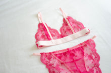 Load image into Gallery viewer, Limited Edition: Strawberry Lace Set
