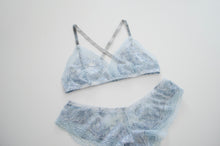 Load image into Gallery viewer, Frost Lace Bra
