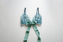 Load image into Gallery viewer, Ocean Eyelash Lace Set
