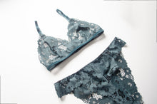 Load image into Gallery viewer, Noel Christmas Box
