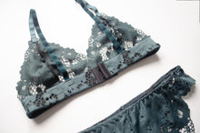 Load image into Gallery viewer, Noel Christmas Box
