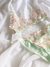 Load image into Gallery viewer, Straberry Mint Lace Bra
