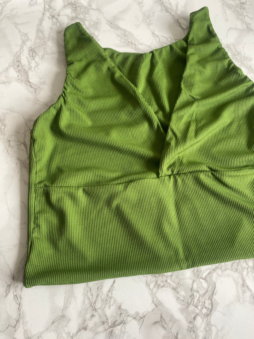 Matcha v neck crop - Large