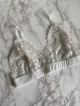 Load image into Gallery viewer, ivory shimmer bralet - 34C
