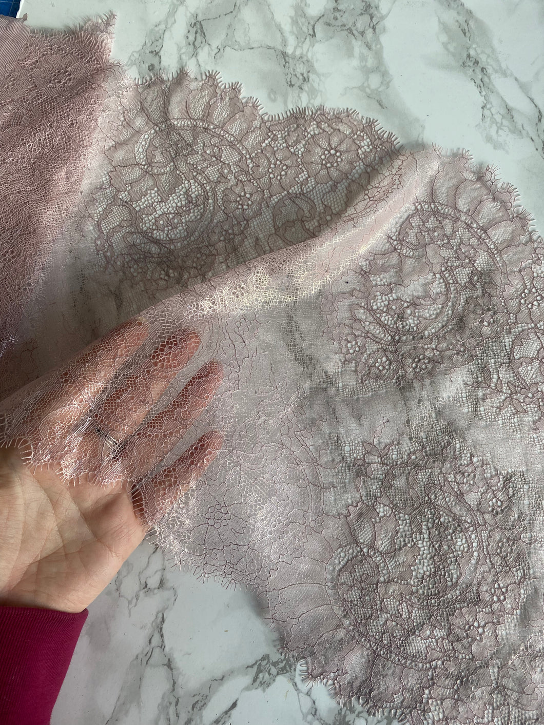 Pale pink shimmer lace - 1.5M