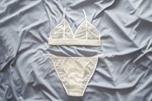 Load image into Gallery viewer, Ivory Heart Polka Set

