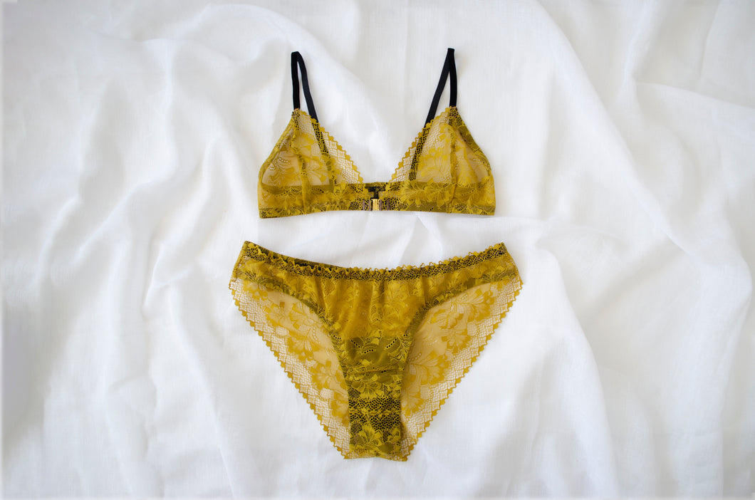 'Golden' Lace Set