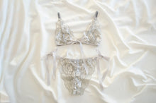 Load image into Gallery viewer, Glow Lace Set With Tie Front
