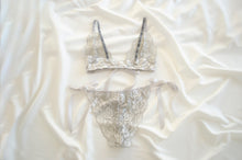 Load image into Gallery viewer, Glow Lace Set With Tie Front
